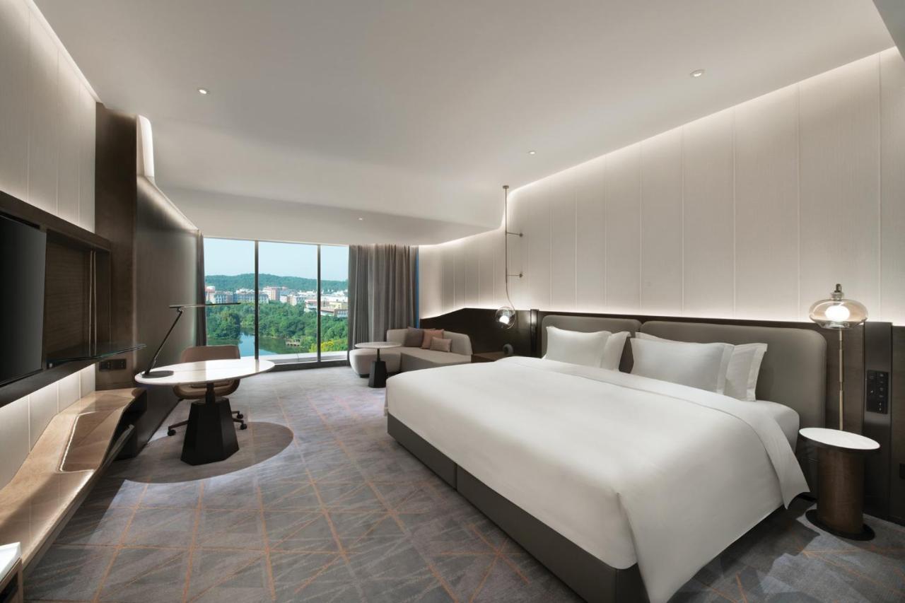 Crowne Plaza Wuhan Optics Valley By Ihg Екстер'єр фото