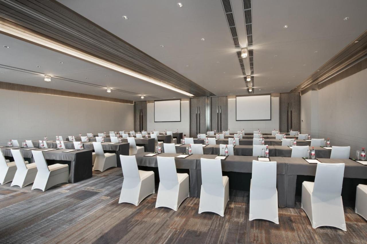Crowne Plaza Wuhan Optics Valley By Ihg Екстер'єр фото