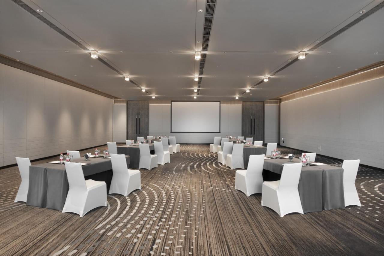 Crowne Plaza Wuhan Optics Valley By Ihg Екстер'єр фото